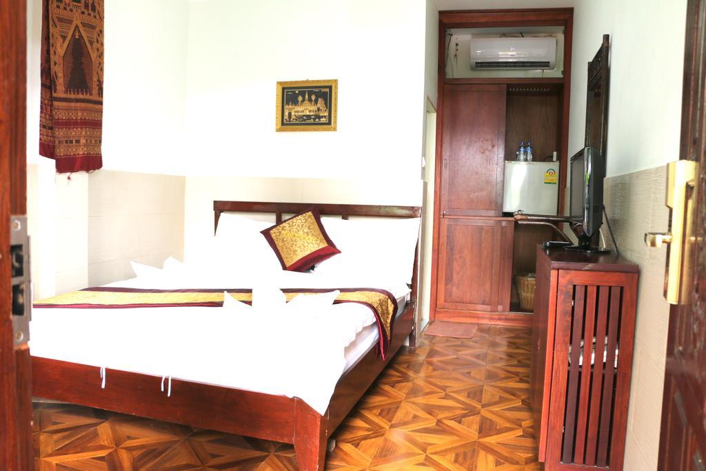 Mali Namphu Hotel Вьентьян Экстерьер фото