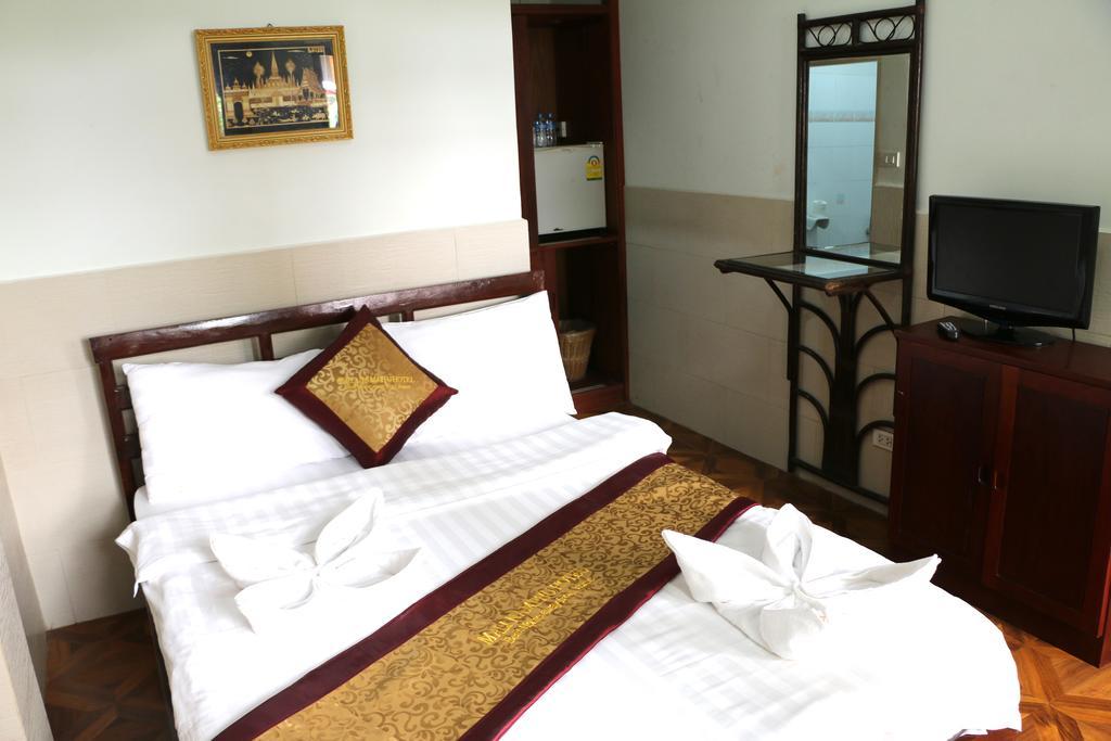 Mali Namphu Hotel Вьентьян Экстерьер фото