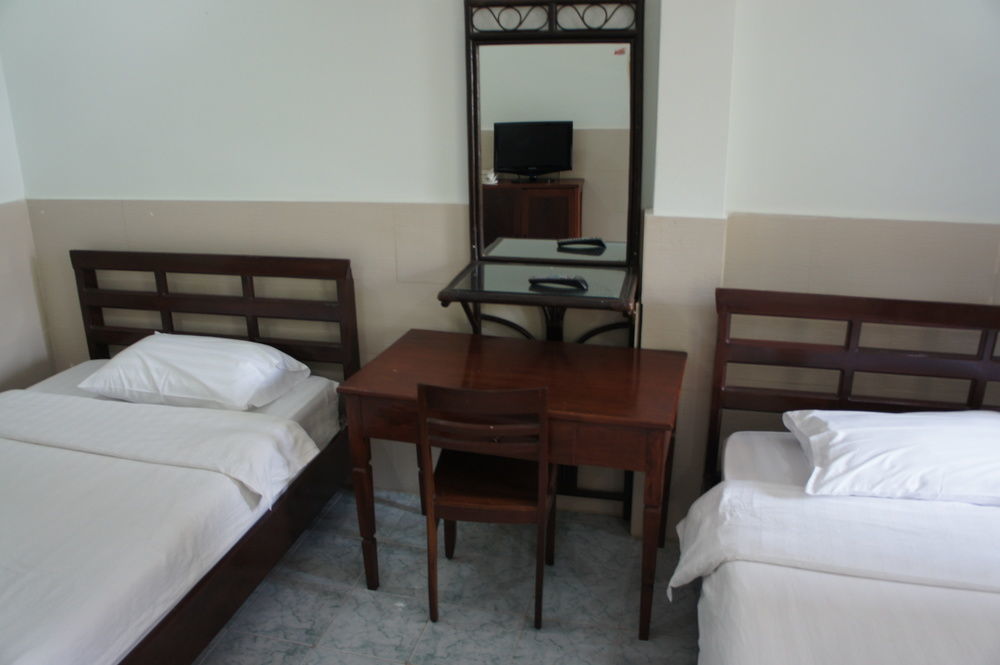 Mali Namphu Hotel Вьентьян Экстерьер фото