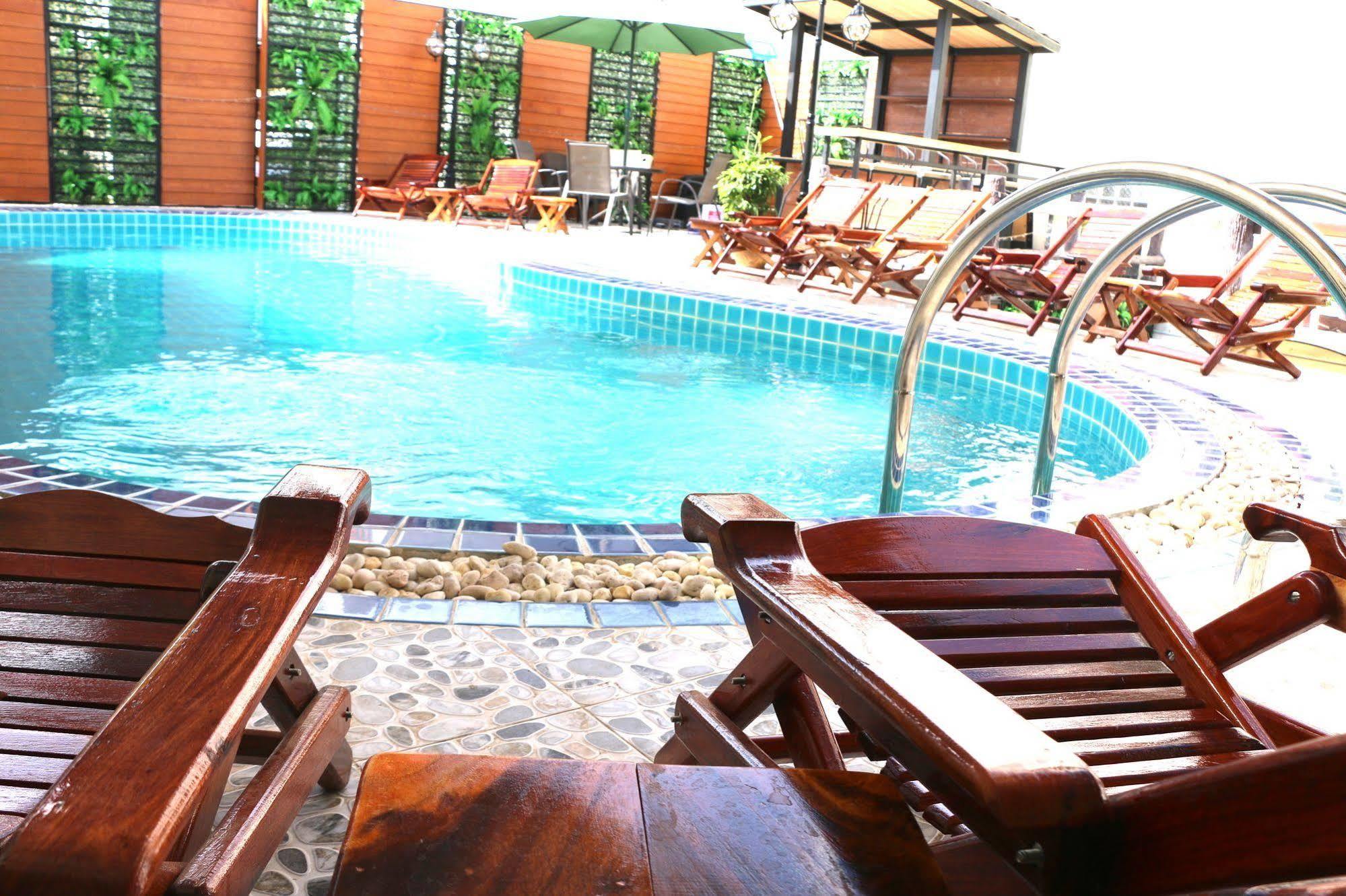 Mali Namphu Hotel Вьентьян Экстерьер фото